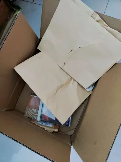 这是今年第15次在挖煤姬买专辑啦，这次买的是东方是德叔和松隆子的专辑，从提交申请到到货14天就到了，用的是小航空，时效不错，一切顺利，包装完好无损，挖煤姬的服务从不让人失望，又是一次不错的体验。