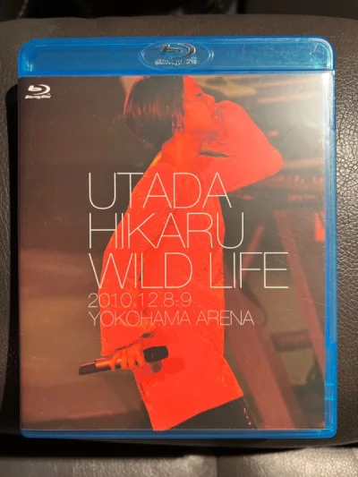 这次海运打包的亲真是非常优秀，泡沫垫得很足，箱子到手没有挤压，碟片都是完好无损。买到了宇多田光演唱会蓝光版，还有清塚信也、得田真裕的作品，品相都非常不错，满意！