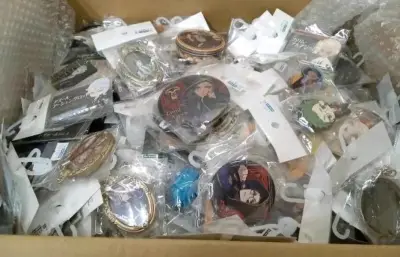 还是给亲友切的，不过据她所说被阴花妹裸寄了……不过挖煤姬包装的很好，避免了再次发生大伤，警惕阴花妹╰（‵□′）╯ 太可恶了！