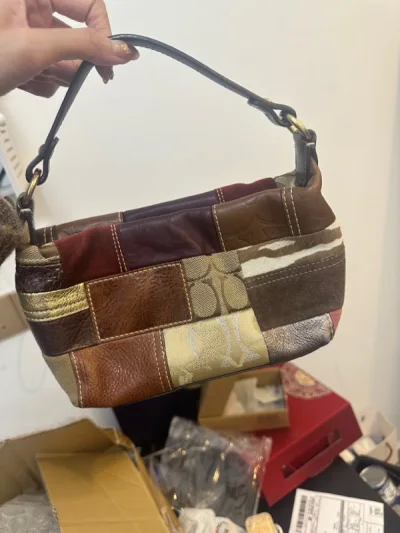 第二次在挖煤姬上买包啦 实在实在太满意了 包包成色都非常新 跟国内价格比起来还是很优惠的 蹲了好久终于蹲到自己想买的款 期待下一次购物！