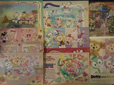         这单包裹比较单一，两份同一卖家的达菲明信片和一张港迪明信片：东京迪士尼达菲明信片38张，价格是国内的一半，应该是个“樱花妹”的珍藏；至于港迪明信片，大陆少见，且价格被炒得很高。