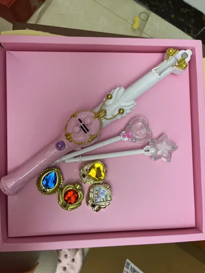 这次购物飞快愉快的其实还算。过程中发现了对方包裹漏了及时给客服发送视频，虽然过去了好久没有下问客服也是给我表示会等对方回复及时告知我，非常感谢会坚持购买直到买到品相最好的