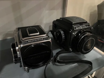 无意中拍卖到的，功能完好，第一次用上哈苏，还是挺惊喜的，总体比以前那台勃朗尼卡做工精致，但功能相差无几。