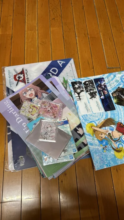 挖煤姬对于我这种不喜欢找代购的人真的很友好 现在还能预购新出的谷子 包装啥的也都挺给力的 每次都能满载而归 