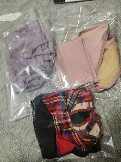 意外捡漏买到了绝版色！！！这简直太让人开心了，煤炉色差大，没想到到手是绝版色，好美啊好美很开心，这次还买到了绝版的老款，很久之前的心愿款，卖家只要不瞒瑕，煤炉真的棒啊啊