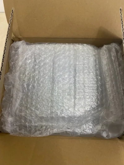 包装的很不错，虽然没有选择另外加泡泡纸，但是给放的泡泡纸仍然很多，物品也没有损坏，很赞，很有安全感的物流