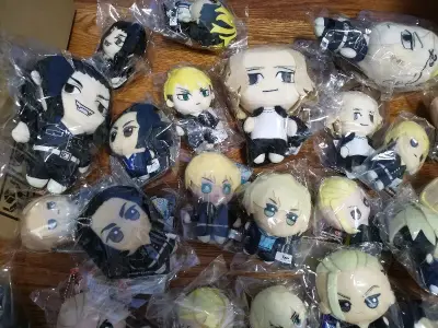 成功收到了，一整个箱子都是娃娃，打开了往外倒就可以的感觉，真的很不错，走的ems过的很快，基本上5天左右吧差不多，满满的全是毛绒娃娃！很棒！里面的亚克力产品有毛绒保护，收到也没有问题