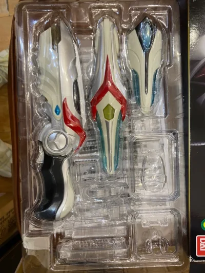 淘到了一套成色超级好的奈克瑟斯初版ur…真不错寄回来 路上花了十几天 打开箱子 发现还是个全新未拆的。真棒