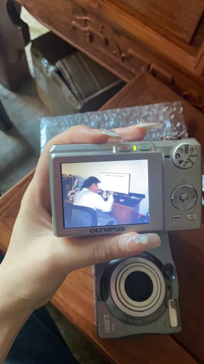 这是在挖煤姬上面淘的第一单。体验感非常得好，
有许多不明白的问题，客服也很给耐心的答复。挖煤姬的界面也很简洁，干净清楚大方。会不断继续回购的。毕竟在这上面可以淘到又便宜又好的东西。收到快递的那一刻实在是太幸福啦。向身边许多人安利了这个软件。
希望各位买家都能淘到属于...