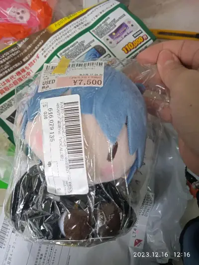 啥都好，就是感觉合箱有点慢了，唉，还有好几个在路上了，箱子确实挺硬的，但是我们这边快递员直接给他踹一脚，一样都瘪了