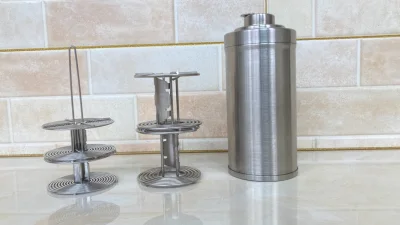 不锈钢显影罐具有良好温导属性和耐用性，即使使用几十年下来也依旧光亮如新，本次通过挖煤姬海淘了一些不锈钢显影罐，到手后也和日本买家图片和描述一致