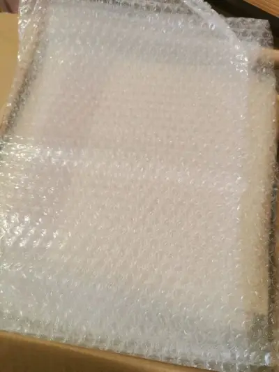 打包特别厚实！！东西也是好价！！久违淘到了价格美丽的碟！！还有美丽纸片！！期待下一次海淘(∗❛ั∀❛ั∗)✧*。