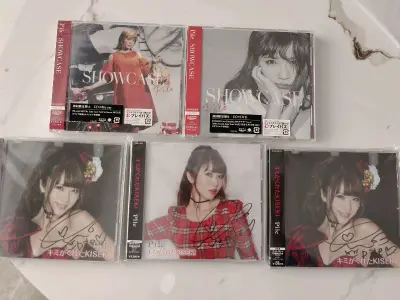 5张CD，2张初回限定版没有签名，1张带签名的限定版，2张带签名的通常盘，几乎都是全新未拆的，煤炉价格136，真是美丽啊，卖家还手写了感谢的小卡片，感觉很温馨的样子，包装太结实了，外面一层5层厚实瓦楞纸，中间气泡膜塞满，里面是日本卖家的包装，又是一层瓦楞纸+气泡膜+...