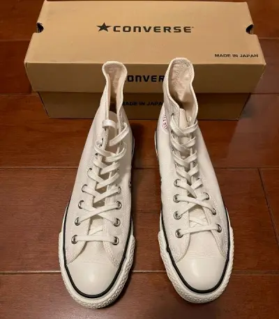 老款的标志之一就是这种牛皮纸盒包装，，具体是在哪年到哪年我还真不太知道。毕竟我只喜欢买，对历史研究不透彻