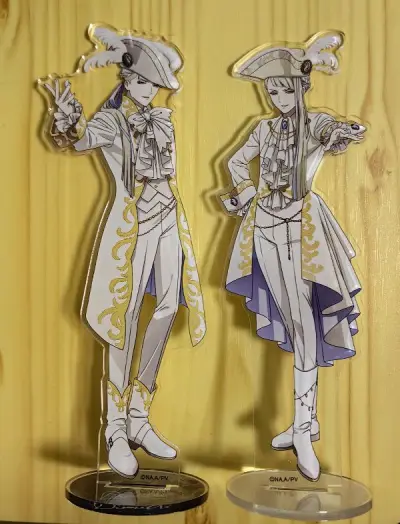 切了两个立牌和一个抽赏大亚克力板，特别大——一个，东西少所以走了竹蜻蜓，性价比真的很高ww，vp这种冷企划挖煤很爽，打算趁着汇率没涨多切点