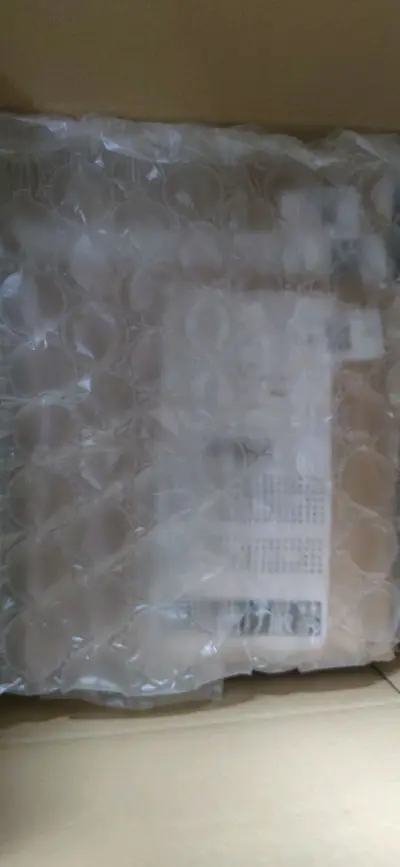 在骏河屋上买了几张孤品卡片和徽章，加起来合单走了竹蜻蜓，箱子里面泡泡纸塞得满满当当，商品原包装也保留着，两个星期左右就拿到手了