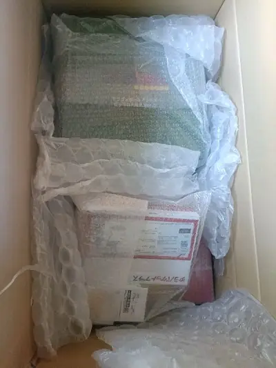 年底了物流虽然比之前慢了，但是东西一如既往地好，东西都齐全，打包的也很严谨。平台有活动时东西更是便宜，原装的箱子也没拆很不错