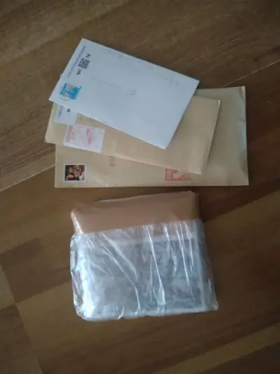 为了对比，和第一单几乎是同一时间，合单金额也相差无几。合单和发货较慢。无需自己补税，所以在海关上，没有税务的体感。国内选用的中通，需要自己提前联系上门！不然国际包裹也可以不电联直接丢代收店！！实在用不来。中通速度也慢，不急的话，可以用海运，便宜，现在补税通关方便，国...