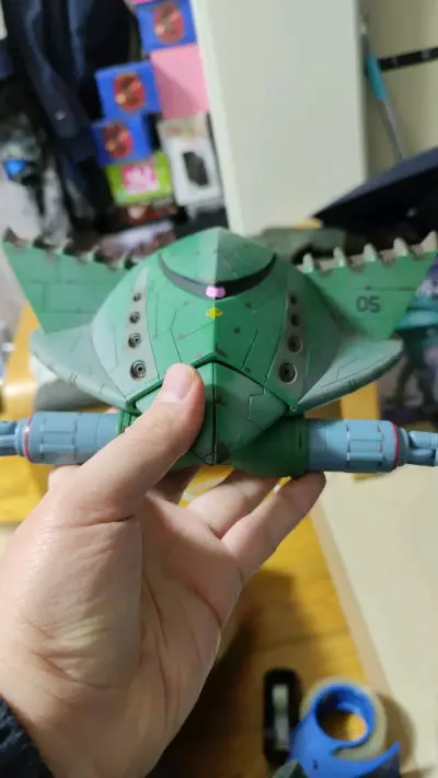 一大箱海运件，mia毕格罗大扎姆，一些盒蛋景品。一包各种扭蛋盒蛋集合可能由于时间长了，表面出油发粘了，需要好好清洗