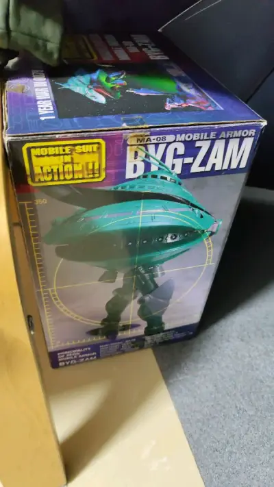 一大箱海运件，mia大扎姆，扎古头时钟，还有很多美少女景品，家里有点堆不下的感觉了。大扎姆很新，不像以前收的那么旧。