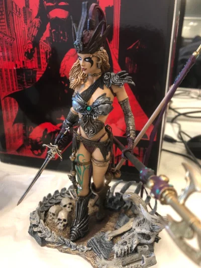 星战读卡器很新，功能完好.麦克法兰女武神这人物造型加地台绝对是加量不加价，刀锋猎人全套一次性收集成功，东西太多图片就不一一展示了