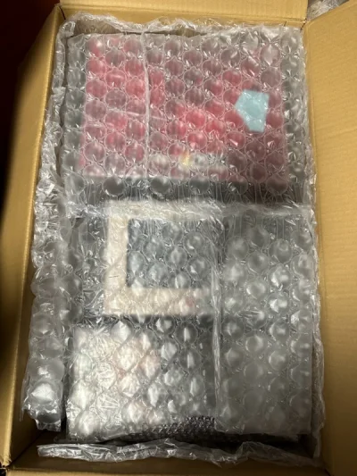 包装严严实实，三个大货合箱，popz索隆，dpcf路飞，一番赏剑士龙马。不错的三个手办，走个海运，正常交税通过。