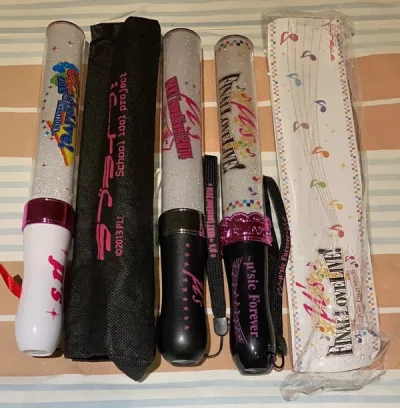 这次购买了lovelive sunshine的应援棒 总共花了20天的时间拿到了 速度还是非常快的 下次还会购买