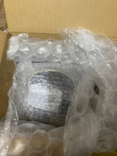 非常好 包裹的很严实 机子成色很新 第一次在挖煤姬上淘东西 很不错 建议大家都选EMS 很快 七天就到了