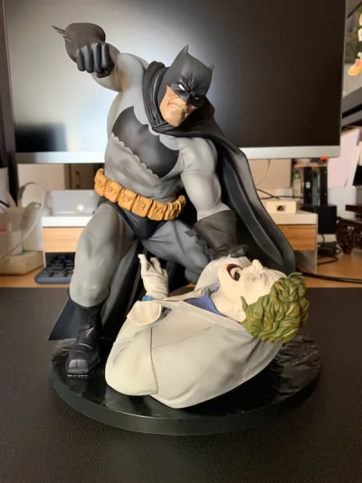 第九单到，包装用心，物流也非常的快速，打开包装，暗夜骑士和小丑的造型让人非常经验，希望我后续的物流持续给力靠谱！