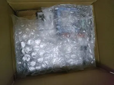 这次选的是海运，到手里20多天，速度很快，包装的很结实，我觉得大家货品比较多，可以选择海运，实惠效率非常高，大件多件走海运就对了，希望以后挖煤姬越来越好。