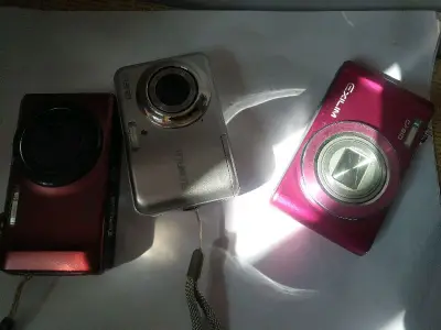 海淘 三台没被税！
三台虽然成色一般但是功能都是正常的！
而且海运速度还挺快 
用微信付的运费也挺方便的 
在这上面买CCD还是挺划算的