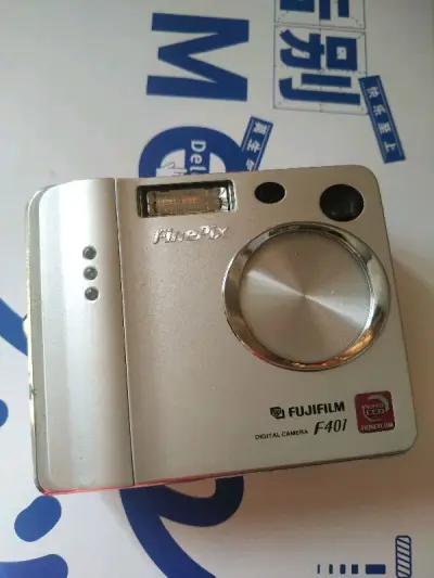 买了两台相机 到手很有质感
物流很快 而且没有被税 体验不察
外包装很好 包的很仔细也没有损坏
成色看起来不错