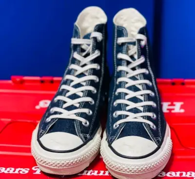 冈山一直以出牛仔知名 而这次把牛仔和匡威完美结合，鞋也可以养牛那真是太帅了，穿久了就有自然落色的感觉 帅