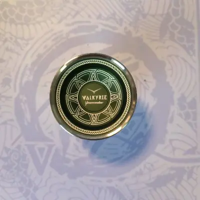 我在挖煤姬购买了一枚悠悠球，整个购物过程让我感到非常满意。首先，网站界面简单易用，让我能够轻松找到我想要的商品。其次，支付和下单流程非常顺畅，没有任何繁琐的步骤。最让我惊喜的是物流速度，我出乎意料地迅速收到了悠悠球。总体来说，挖煤姬给我留下了良好的购物体验，...