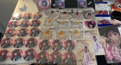 以前试了好多次海运，这次迫不及待了选择了波空运，虽然经典被税..还买了十个铁人挂件盲盒，运气一般般但还是很开心，难以掩饰拿到快递后自己的激动之情，卖t店吧唧的卖家包装的非常用心！特别满意