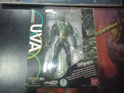 这次选择的是欧兹系列的shf 假面骑士欧兹中的虫系怪人。干部之一 也是shf1.0的素质。
不得不少。身上尖刺不少。还很脆 让我都不敢军训，生怕断了。
彩盒依旧是本系列的开窗设计 从盒子外部就能看到内部主体的样子。
配件上讲还是同系列的老样子 手型加两个细胞币特效件...