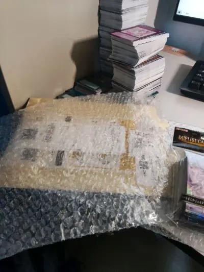 不想买完整的特典，就上挖煤姬买了个拆分后的影色舞cd，顺带买一包游戏王卡套拼邮费。打包效果还行，平安抵达。