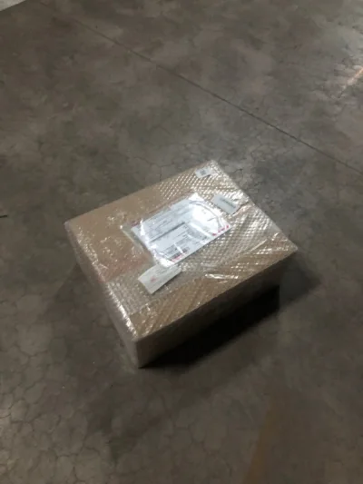 海运的二手遥控车到了，买的时候没有仔细看，以为要翻车了，毕竟买的比较贵。这次没有翻车，还挺好。今年买的比较多，真是常在河边走，哪能不湿鞋。