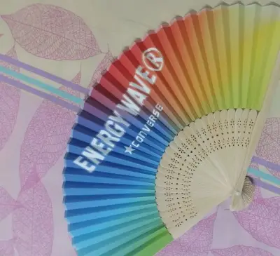 匡威的小配件实在是太多了，又弄了一些 扇子啊 钥匙扣啊 方巾啊 各种乱七八糟的东西确实还挺有意思，喜欢的来看看