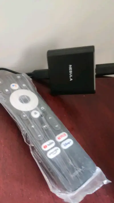 购得]Anker Nebula 4K串流适配器
包装严实未使用支持高品质4K(75fps)和UHD超高清输出，以及HDR再现高清视频，附带的 HDMI线连接本产品和视频设备，物流真快,一星期左右就收到,价格实惠,继续支持挖煤姬购物平台!