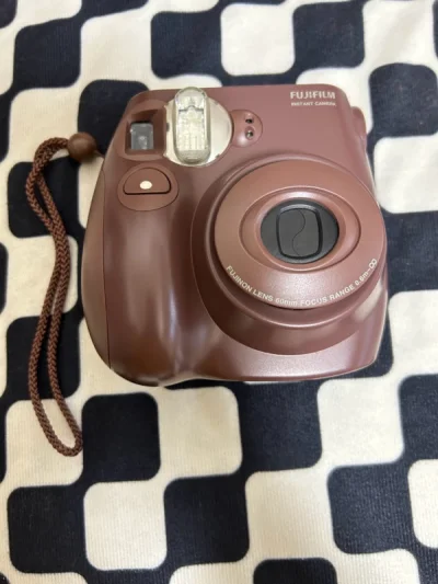 从8月开始 挖煤姬就越来越慢 
合单要10几天 
到国内又赶上圣诞节
包裹爆炸多
服
海关那里卡了三天
以前交税立马就放第二天都到了
现在交完税还卡我两天
这次尝试了店铺购买
买了台巧克力色的7s 蛮喜欢的 很特殊的配色