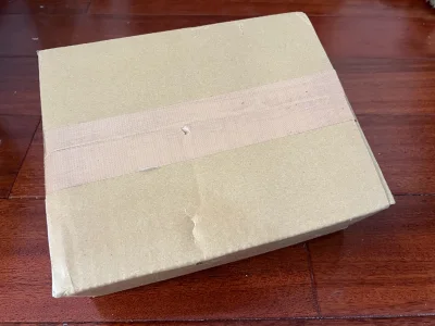 第二单很顺利，而且幸运地没有被税，很划算。包装和贴纸如上一单一样完美无暇，物流单速度也很快，没等多久就收到了。非常满意。