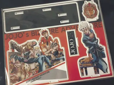 JOJO原画真的很能打，就是谷子出得太少了。我推无痛变色白毛，皮肤又多了一个。
这次的竹蜻蜓比上次快很多，感觉和EMS速度差别不大了。包装很好，拆了立牌的盒子之后轻了很多。