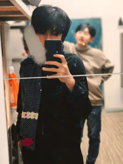 我最近在挖煤姬购买了几件衣服，收到货后非常满意！首先，挖煤姬的商品种类非常丰富，从日常休闲装到正式场合的服装都有，而且价格也比较合理，不会让人觉得太贵或者太便宜。其次，挖煤姬的物流速度非常快，我下单后很快就收到了商品，这让我非常惊喜。而且，挖煤姬的服务态度非常好，客...