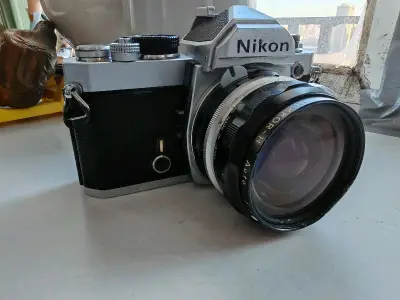 尼康fm相机，实物比照片出色，只要有耐心，挖煤姬还是可以淘到很多价廉物美得好东西，整体服务比较靠谱。