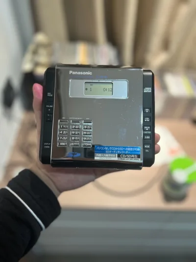 很不错的机器 物有所值 比国内二手划算多了 中古数码淘一淘也是种乐趣 就是竞争越来越激烈 很多稀有型号都被玩家炒起来了