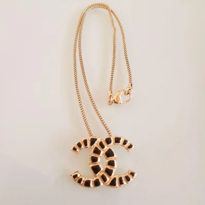 非常棒，兜兜转转只怪海关不给力，搞了一个多月终于收到了，整体很好，没有下次，挺新的，非常喜欢这个项链，后面会继续关注？