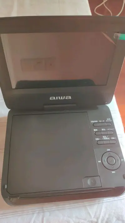 N次挖煤姬平台购物,购得爱华DVD机,物流速度超快,一星期左右到货,全新成色，包装严实,机器功能齐全正常，读盘流畅，屏幕清晰，按键灵敏,价格实惠,值得再次购买！