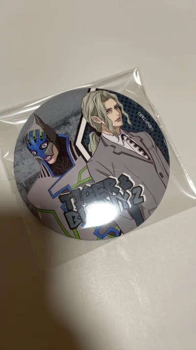 这次切了tiger&amp;bunny的吧唧，是管理官先生的。不太确定是哪个系列，不过正比真的好喜欢呀，希望之后能再出些单领。