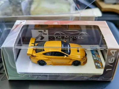 实物比图片更好看，这套合金车模质感不错，特别是GTR手感很沉，合金材质做工细致，内饰颜色也很丰富，黄色火箭兔车模超级漂亮，完美购物体验！